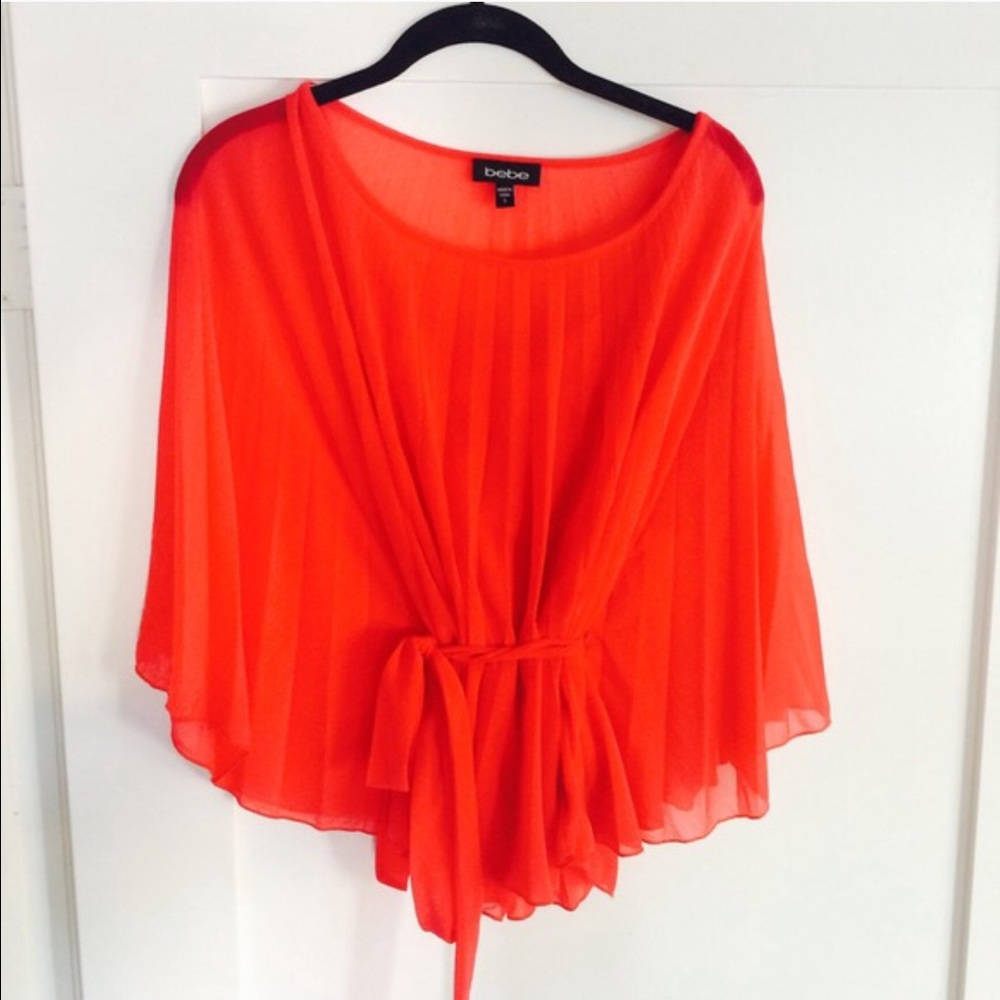 Elegant BEBE ORANGE / RED FLOWY TOP
